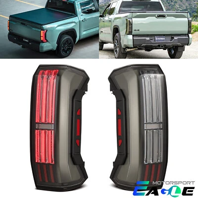 Luces traseras LED negras prismáticas para Toyota Tundra serie NOVA 2022-2024 Foto 1 de 4