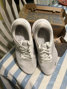 New Brooks Adrenaline GTS 23 Women’s 10 Wide D White Run Walk Support Shoes - Picture 1 of 5