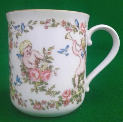 ROYAL WORCESTER “FIRST CHILD TO THE PRINCE AND PRINCESS OF WALES 1982” MUG. - Image 1 of 4