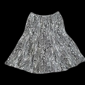 Jones Newyork women's 100% silk Skirt Size; 8 - Picture 1 of 7