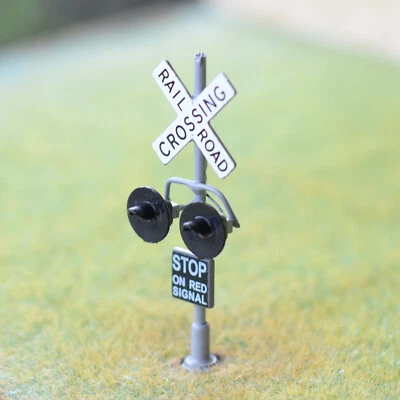 2 x HO scale railroad LEDs grade crossing signals + 1 circuit board flasher #G2C - Image 1 of 4