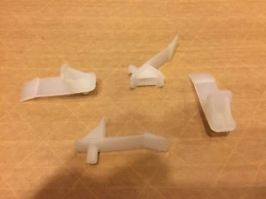 5 mm abschließbare Regalauflage für 3/4" Material milchig weiße Stifte in Menge 25 Stck. - Bild 1 von 1