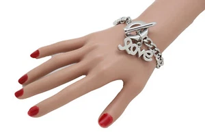 Mujer Muñeca Moda Pulsera Color Plata Metal Cadena Eslabón AMOR Dije Uñas Corazón - Imagen 1 de 12