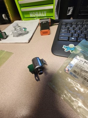 Chevy Aveo Trans Genuine GM Automatic Transmission Solenoid 93741833 - Image 1 of 4