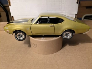 1969 OLDSMOBILE 442 W30 ATL DIECAST CAR 1/24 SCALE SEE DESCRIPTION NICE CAR - Picture 1 of 6