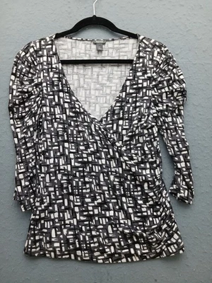 Top Kenneth Cole Reaction Mujer S Negro Poliéster Geométrico Cuello en V Manga 3/4 Foto 1 de 4