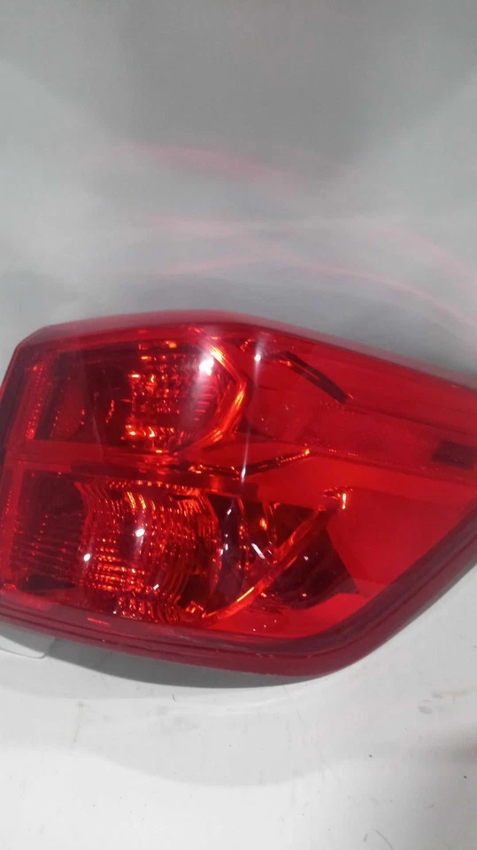 Used Right Tail Light Assembly fits: 2019 Nissan Pathfinder 3.5L quarter panel m Foto 1 de 4