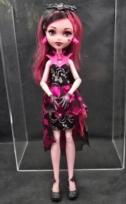 Monster High Doll- DRACULAURA- Welcome to Monster High, Photo Booth Ghouls- VGC - Image 1 of 4