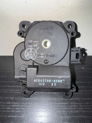 2008–2015 Cadillac CTS & STS Door Lock Actuator OEM 15939657 - Image 1 of 4