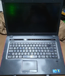 DELL Vostro 3500 mit Intel i5 in Rot Defekt - Bild 1 von 9
