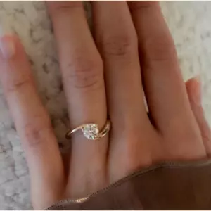 Anello di Fidanzamento Diamante Coltivato in Laboratorio Oro Giallo 14k IGI Tondo 1,00 Ct 5 6 - Foto 1 di 13