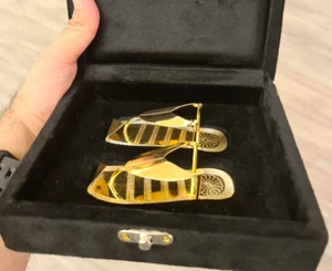 Sandali funebri dorati delle mogli di Thutmose III - placcati oro 24 carati - Foto 1 di 24