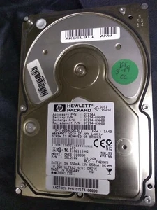HP IBM DNES-318350 18.2GB Ultra 2 SCSI Hard Drive P/N: 25L2102 - Picture 1 of 2