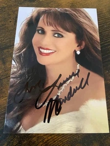 LOUISE MANDRELL Hand Signed Autograph 4X6 Photo - BEAUTIFUL FAMOUS SINGER - Picture 1 of 1