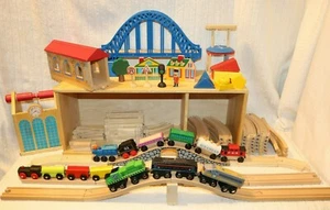 Large Lot of Thomas, FAO & Brio Wooden Track Play Set, Bridges, 100+ Pieces - Picture 1 of 9