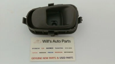 GENUINE BRAND NEW RH INNER HANDLE BROWN COLOR SUITS HYUNDAI SONATA 1996-1998 - image 1 of 4