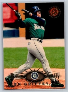 1995 Topps Stadium Club - Virtual Reality - #120 Ken Griffey Jr - Picture 1 of 2