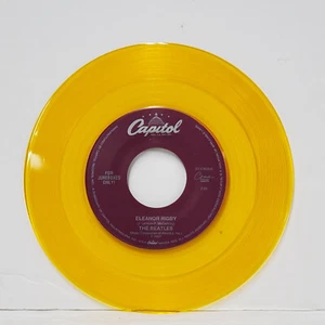 THE BEATLES Eleanor Rigby / Yellow Submarine 7" Colored NM Vinyl JUKEBOX 45rpm - Imagen 1 de 2