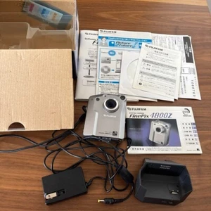 FUJIFILM FinePix 4800z Silver Digital Camera 2.5MP 3x Optical Zoom From JAPAN - Picture 1 of 5