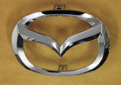 马自达前格栅徽章 LD47-51-731 正品零件徽章 LD4751731 原始设备制造商工厂 — 第 1/4 张图片