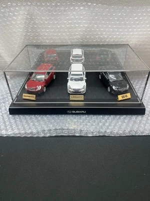 SUBARU Subaru Legacy B4 Outback Miniature Car In Scala 1/43 Set In 3 Pezzi - Immagine 1 di 4