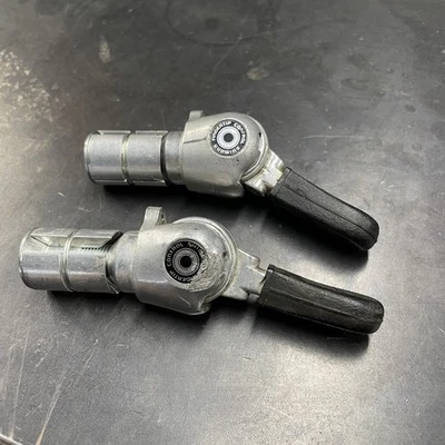 Palancas de cambio de extremo de manillar de punta de dedo Shimano vintage - Usadas Foto 1 de 4