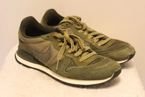 NIKE *Internationalist* Eu 40,5 oliv Top - Bild 1 von 5