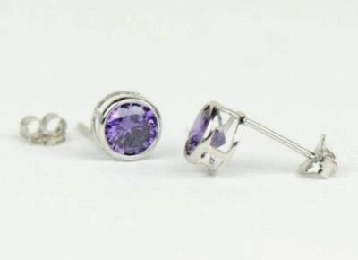 Conjunto de pendientes de piedra de nacimiento de oro blanco con bisel redondo de 14K de 5 mm Foto 1 de 4