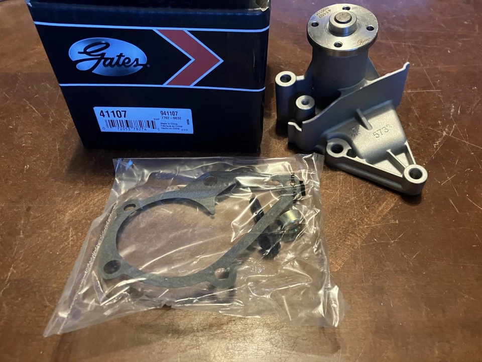Водяной насос двигателя премиум-класса Gates 41107 для 96–11 Hyundai Kia Accent Rio5 - Изображение 1 из 1