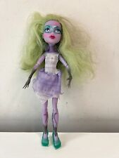 Monster High Doll - Twyla - Haunted Getting Ghostly Student Spirits Mattel 2012