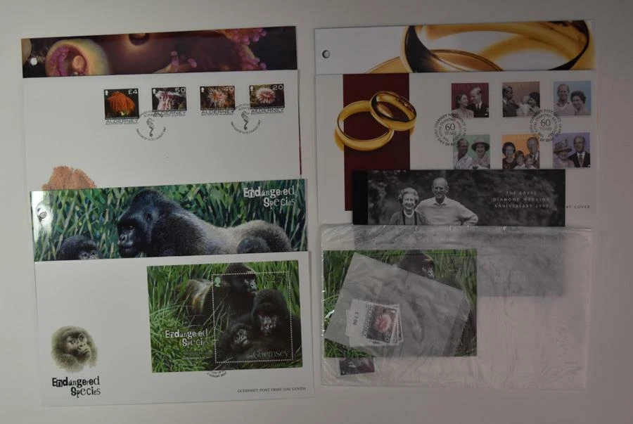 2007 ALDERNEY & GUERNSEY FDC PRESENTATION PACKS PRESTIGE BOOK  LOT 308 - Image 1 of 1