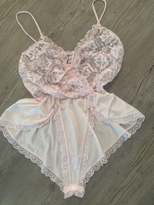 VTG iNNER MOST PiNK WHiTE FRiLLY RUFFLE LACE TEDDY BODYSUiT ROMPER Sz M Femme! - Picture 1 of 10