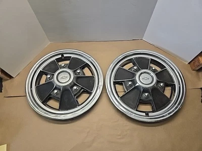 DOS TAPACUBOS 67 68 69 CHEVROLET CHEVY II CHEVELLE NOVA CAMARO cubiertas de rueda    Foto 1 de 4