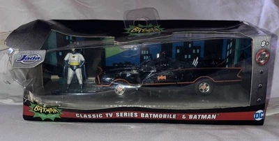 NUEVO Jada Toys 31703 Batman Clásico 1966 TV Batimóvil y Batman Con Batimóvil Foto 1 de 4