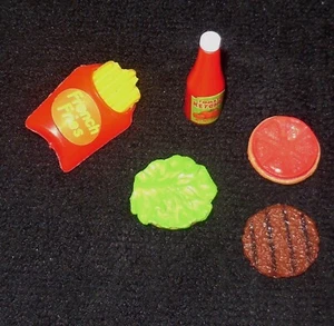 KITCHEN LITTLES BARBIE TYCO MATTEL MINIATURE FOOD PICNIC BARBECUE HAMBURGER LOT - Picture 1 of 7