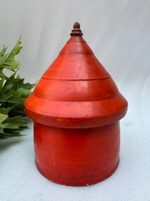 Antigua caja de especias indias pintada de laca roja de madera de 1800 caja Tikka Kumkum Foto 1 de 4