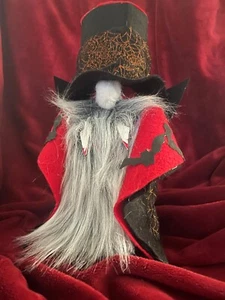 Halloween Gnome Vampire. - Bild 1 von 4