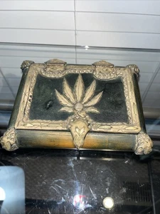 Vintage WILD LOOKING Wood Stash/Herb Storage Box W/Hinged Top Pot Leaf Design - Picture 1 of 16