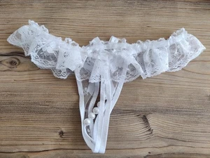 Sexy Dessous: Spitzen-String mit Perlen - Weiss - Bild 1 von 5