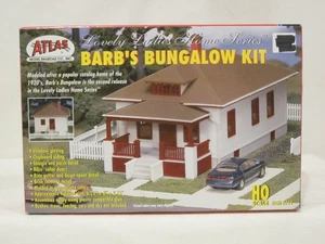 HO Atlas Kit #712: Barb's Bungalow Nuevo en caja - Imagen 1 de 4