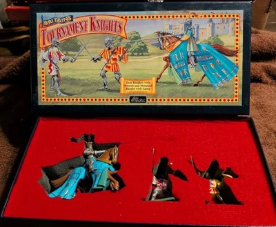 Britains 08762 Foot Knights w Swords & mounted Knight, Lance Soldiers Swords NIB - Image 1 of 4