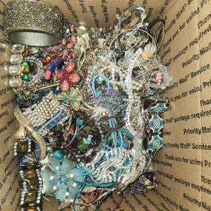 5+ Pfund Vintage bis jetzt Bastel Trödel Schrott Schmuck Lot Ernte Mehrzweck Bergung  - Bild 1 von 6