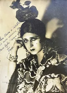EXTRAORDINAIRE COLLECTION AUTOGRAPHES DE CHANTEUSES ET ACTRICES ESPAGNOLES. 1950 - Picture 1 of 1
