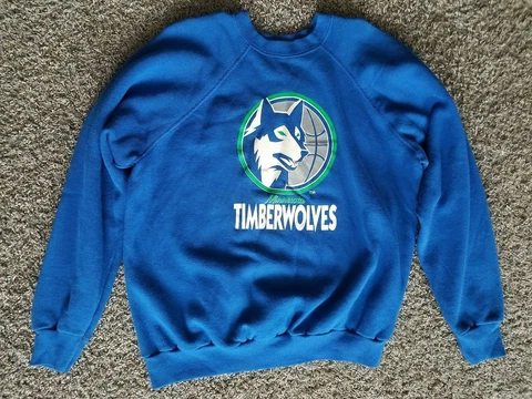 Vtg / Minnesota Timber Wolves on Tultex / Blue / Crew Neck Sweater / Men's Sz XL Cover