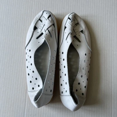 Genuine Leather Off White Loafers Sz 8.5/9/39 NWOB - Image 1 of 4