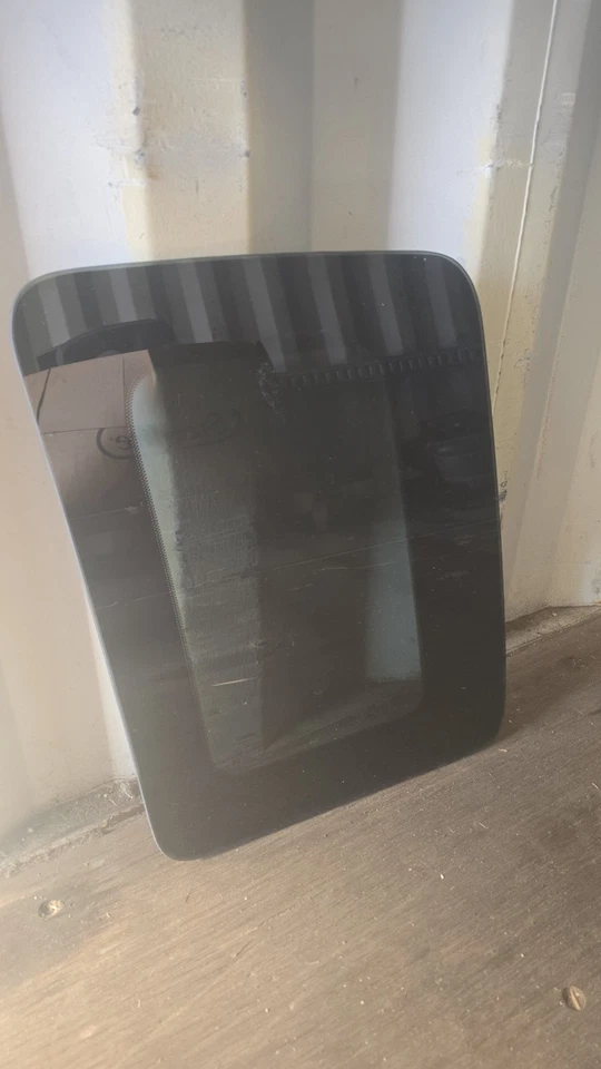 Fits 1998-2011 Ford Ranger 2Door Super Cab Driver Side (Left) Rear Quarter Glass - Image 1 of 4