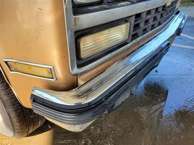 Front Bumper Has Missing Chrome Strip OEM 1983 1991 Chevrolet Suburban 1500 2500 - Image 1 of 4