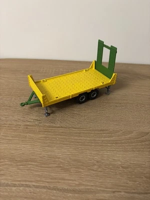 Siku Farmer  Flatbed Trailer 1:32 Scale – Green & Yellow Vintage Super Serie - Image 1 of 4