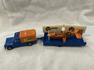 Corgi Gift Set 19 1972 Whizwheels Land-Rover Nipper Aircraft Plane Trailer - Picture 1 of 6