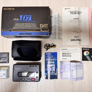 Walkman DAT portatile Sony TCD-D7 set completo testato funzionante scatola manuali nastri  - Foto 1 di 15